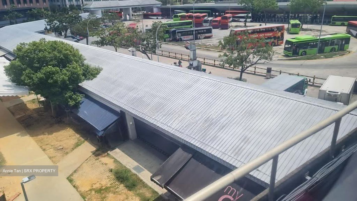 Tampines Central 1 (D18), Shop House #636774121